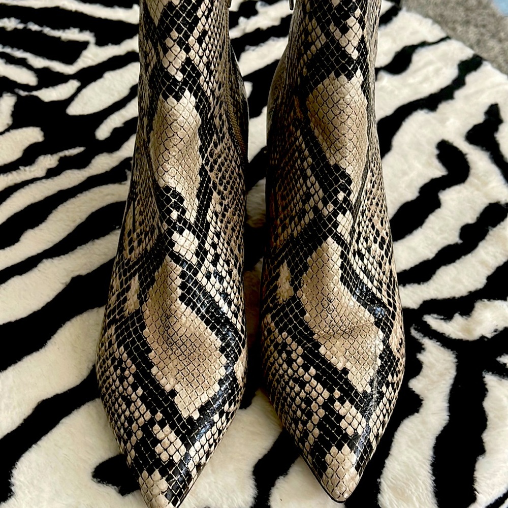 Marc Fisher Snakeskin Print Leather Retire Bootie sz 7